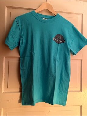 Light blue T-shirt. Great cotton.